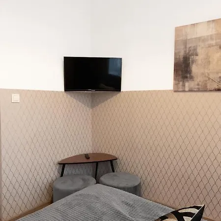 Clicktheflat Aleje Niepodleglosci Center 旅馆 *