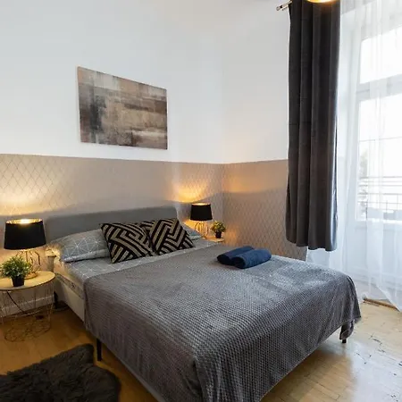 Clicktheflat Aleje Niepodleglosci Center Hostel Warschau