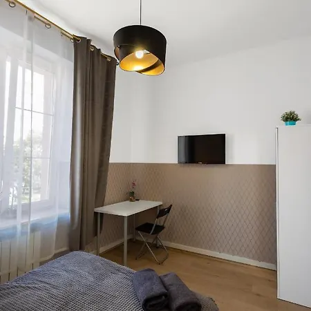 Clicktheflat Aleje Niepodleglosci Center Albergue *