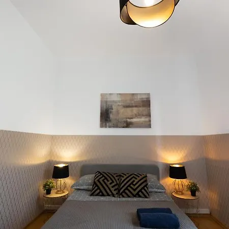 Clicktheflat Aleje Niepodleglosci Center *