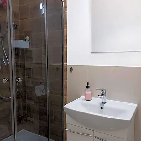 Vandrerhjem Clicktheflat Aleje Niepodleglosci Center *