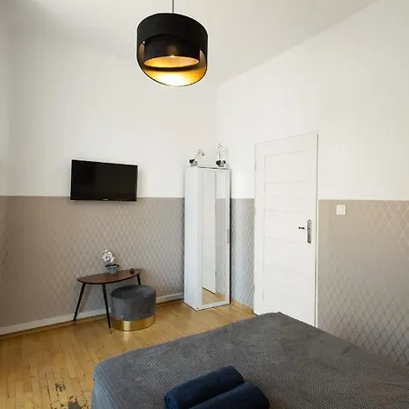Clicktheflat Aleje Niepodleglosci Center 호스텔